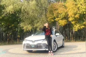初晓敏：值得买的热门车之凯美瑞：上市一年仍热销，为什么？视频封面