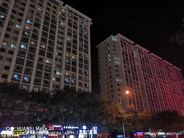 徕卡三摄+麒麟980的怒吼！HUAWEI Mate 20评测