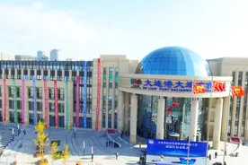 大连湾综合交通枢纽试运营 旅客将通过廊桥体验机场式登船