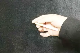 藏烟手法，不学可惜，吸烟的看看，女朋友不让吸烟时能够用得上