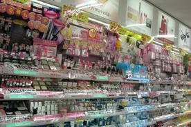 日本女生都用什么化妆品？图片