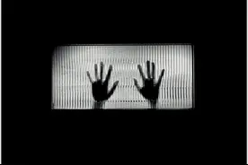 惊吓、电击、殴打，玩家频频受伤，密室逃脱游戏刺激更危险图片