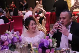50岁台湾知名演员自曝与小6岁娇妻，为求子花费百万，做10次试管图片