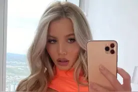 欧美金发美女自拍图片
