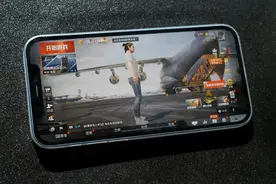 iPhone 12玩《和平精英》效果如何？超高清画质惊艳图片