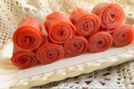 我家果丹皮从不买，2斤山楂就能做2大盘，酸甜可口，孩子点名吃图片