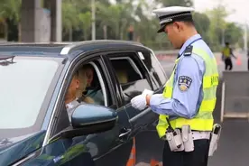 交管12123上，可以用别人的驾驶证处理扣分吗图片