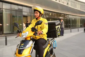 大学生骑新国标电动车送外卖，一个月送千单，但工资让人不敢相信图片