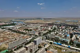 祖国的正北方，紧挨蒙古国“小香港”，神秘二连浩特充满异域风情图片