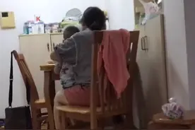 湖北婆媳因带娃问题起争执，儿媳怒问：你上班我全职带娃行不行？图片