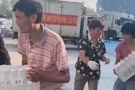 辱骂拉面哥，冒充救援人员，摆拍蹭热度：你无知的样子，真丑图片