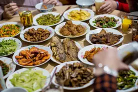 同样是“年夜饭”，看完南方年夜饭，再看北方年夜饭，差距太大了图片