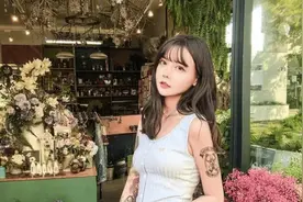 韩安冉宣布再婚，现任老公潇洒帅气，前任也有了新欢，快要当爸了图片