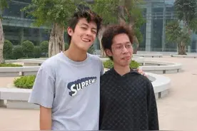 余文乐又搞抄袭？抄的还是陈冠希20年前就穿过的图片