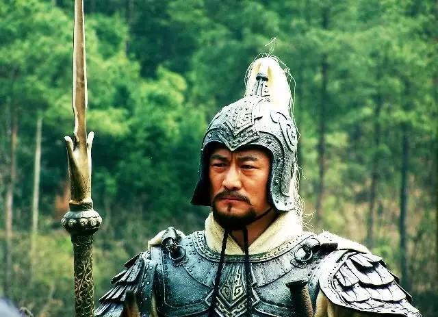 《三国演义》中“三英战吕布”的主角，不是刘关张，而是孙坚