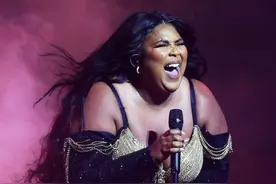 280斤黑人女星戳穿身材自信谎言，新审美洗脑，莉佐呼吁包容性图片