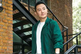 印小天：父亲临终前，他编织善意谎言，虚构女友欺骗父亲图片