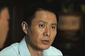 父母爱情：安泰是做什么工作的？看他的衣服就知道答案图片