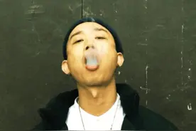 说唱歌手还有多少不堪过往？成名之后重新做人，应该给他机会吗？图片