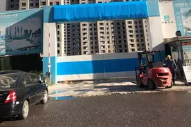 苏宁云著复工调查：“群演”扮工人入场 资金仍是难题图片