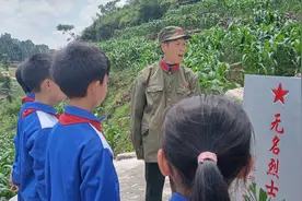平坝区：父子两代接力 为无名英烈守墓70年图片