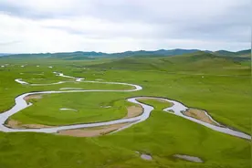 实拍内蒙古的九曲十八弯：神奇的莫日格勒河，这个夏季你想去看吗图片