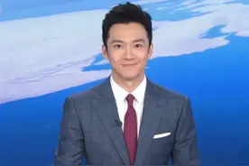 央视春晚主播添新面孔，帅气男主持张韬搭档李思思，颜值迷倒观众图片