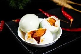 咸鸭蛋，吃了之后对身体有什么好处？你真的知道吗？看专家的理解图片