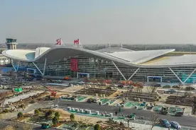 荆州沙市机场航线越来越多，继海口、三亚后，又开通了上海和贵阳图片