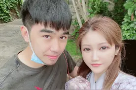 恭喜！国乒名将当爸爸了：曾多次打败世界冠军，美女妻子惊艳球迷图片