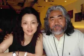 2016年，张纪中与妻子双双急诊入院，恩爱26年的"遮羞布"彻底掀开图片