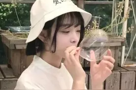 想念对方的时候，说“我想你”有些过时，现在流行这3种说法图片