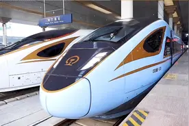 “蓝暖男”开跑，新型复兴号动车组列车国内正式投运图片