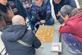 在街头棋摊下棋，什么样水平才能遇神杀神遇佛杀佛横扫棋摊？图片
