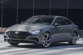 北美高强度钢，国内塑料后防撞梁，后排无钢板，北现十索良心呢？图片