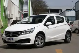 宝骏310：这台车小巧轻便、经济省油，5万买顶配，家用正合适图片