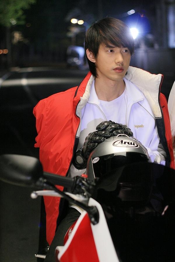 最初的五位铠甲勇士演员，有的享受高光，有的活得苟且