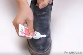 别再用鞋油擦皮鞋了，教你两招，皮鞋柔软有光泽，省钱又实用图片