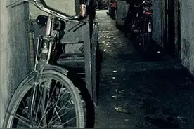 老照片：过去有一种楼叫筒子楼，你住过吗？图片