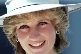 戴安娜：20岁嫁入王室，生2个儿子，36岁去世，拥有7个情人图片