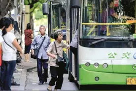 几款超能跑的电动三轮车，最高时速230km/h，最大续航可达350公里图片