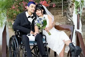 19岁女孩明知男友癌症晚期仍与其结婚，婚后18天丈夫离世图片