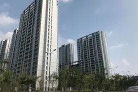“我挂8万掩护7万出货”小区上演“涨价联盟”，这些操作可行吗图片