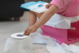 超过一半孩子不在幼儿园大便？这些原因娃不说，但家长要知道图片