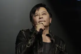 港台娱乐圈首富，自爆惨遭封喉，王杰的嗓子有多值钱？图片