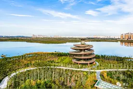 在这片“网红”打卡地，秋天画出了绿色图片