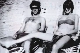 21岁的戴安娜挺着孕肚，查尔斯像侍卫守护她，15年后换成情人多迪图片