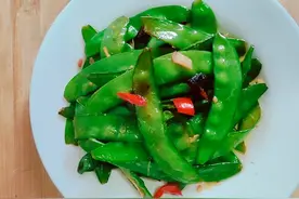 素炒荷兰豆 你们能分清楚荷兰豆和豌豆角吗？图片