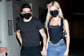 贝克汉姆长子夜会富二代未婚妻，难舍难分甜腻，秀恩爱过猛惹争议图片