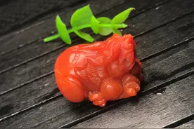 南红貔貅吊坠图片